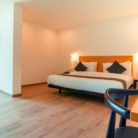 Super Townhouse O Hotel Aditya Residency Near Parthala Over Bridge Sector 121 Noida Indirapuram Kültér fotó