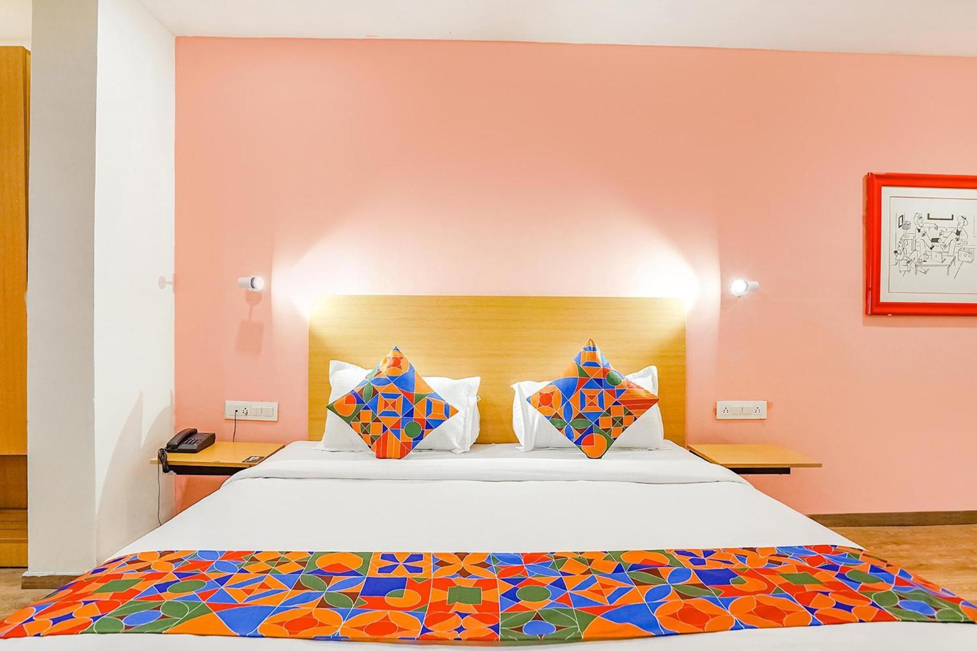 Super Townhouse O Hotel Aditya Residency Near Parthala Over Bridge Sector 121 Noida Indirapuram Kültér fotó