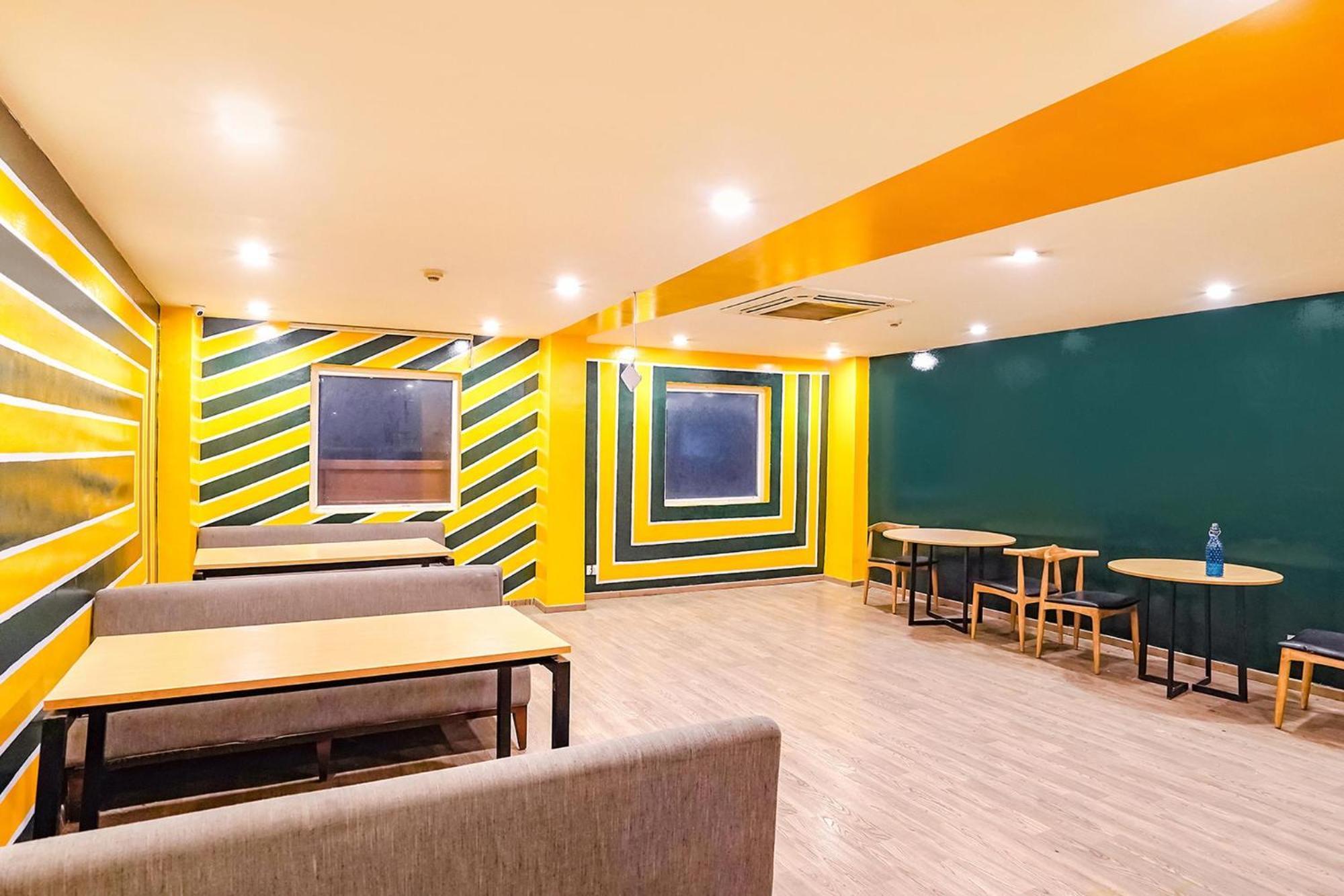 Super Townhouse O Hotel Aditya Residency Near Parthala Over Bridge Sector 121 Noida Indirapuram Kültér fotó