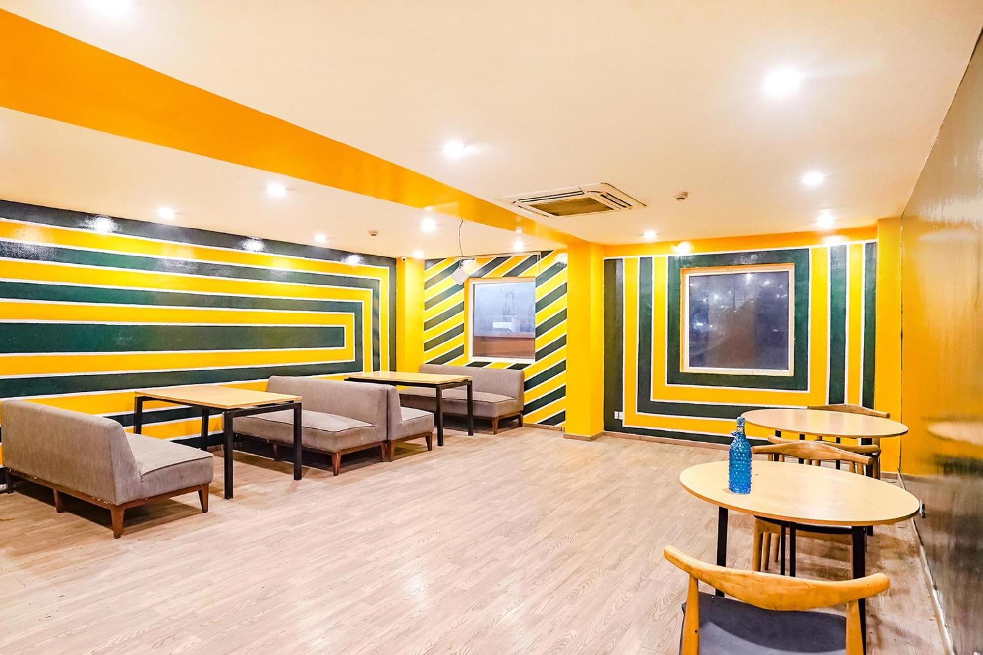 Super Townhouse O Hotel Aditya Residency Near Parthala Over Bridge Sector 121 Noida Indirapuram Kültér fotó