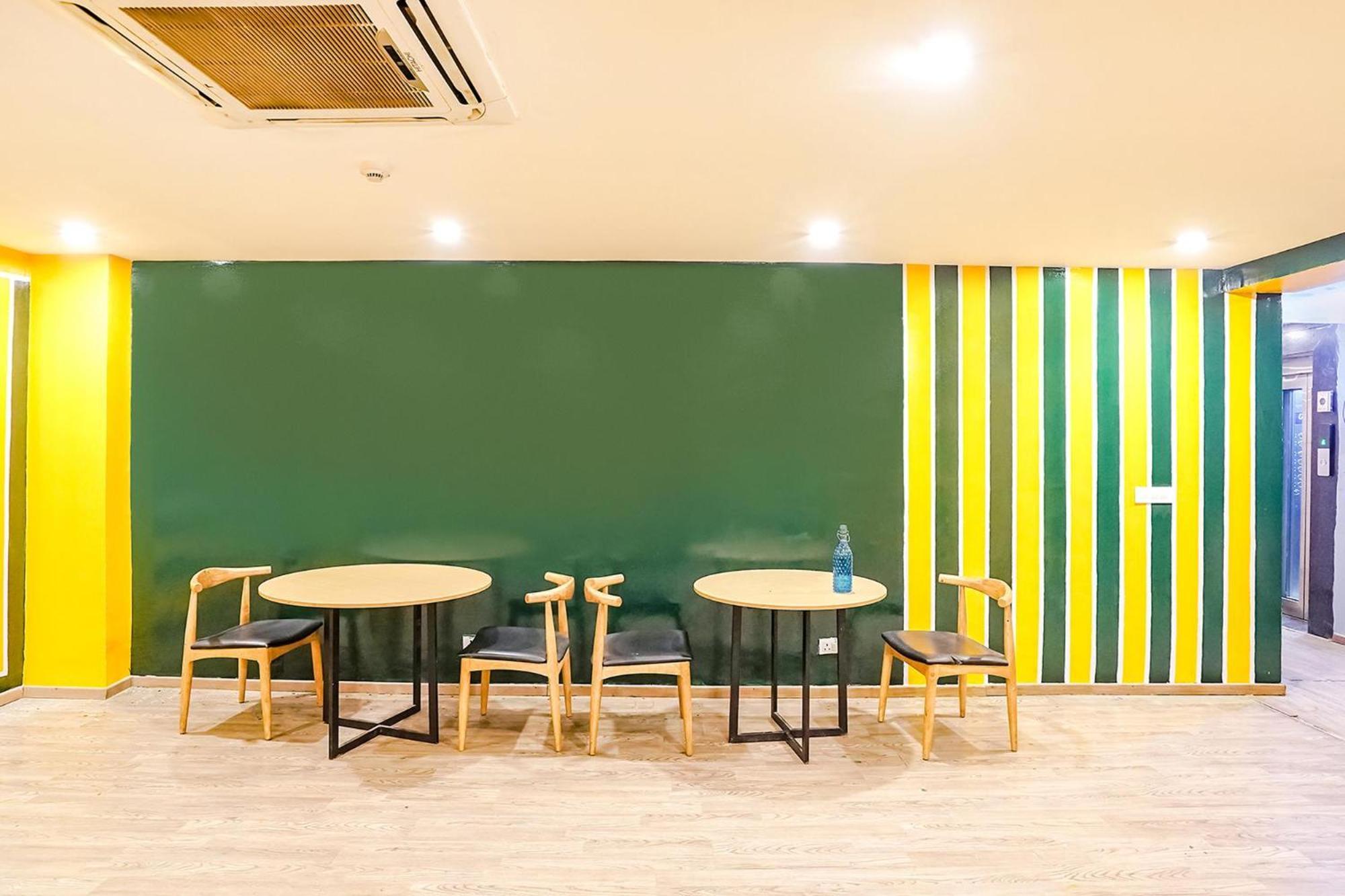 Super Townhouse O Hotel Aditya Residency Near Parthala Over Bridge Sector 121 Noida Indirapuram Kültér fotó