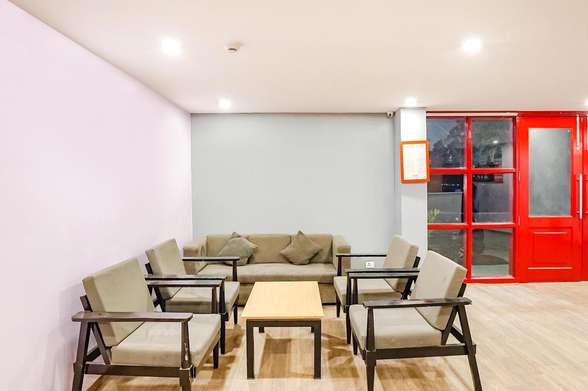 Super Townhouse O Hotel Aditya Residency Near Parthala Over Bridge Sector 121 Noida Indirapuram Kültér fotó