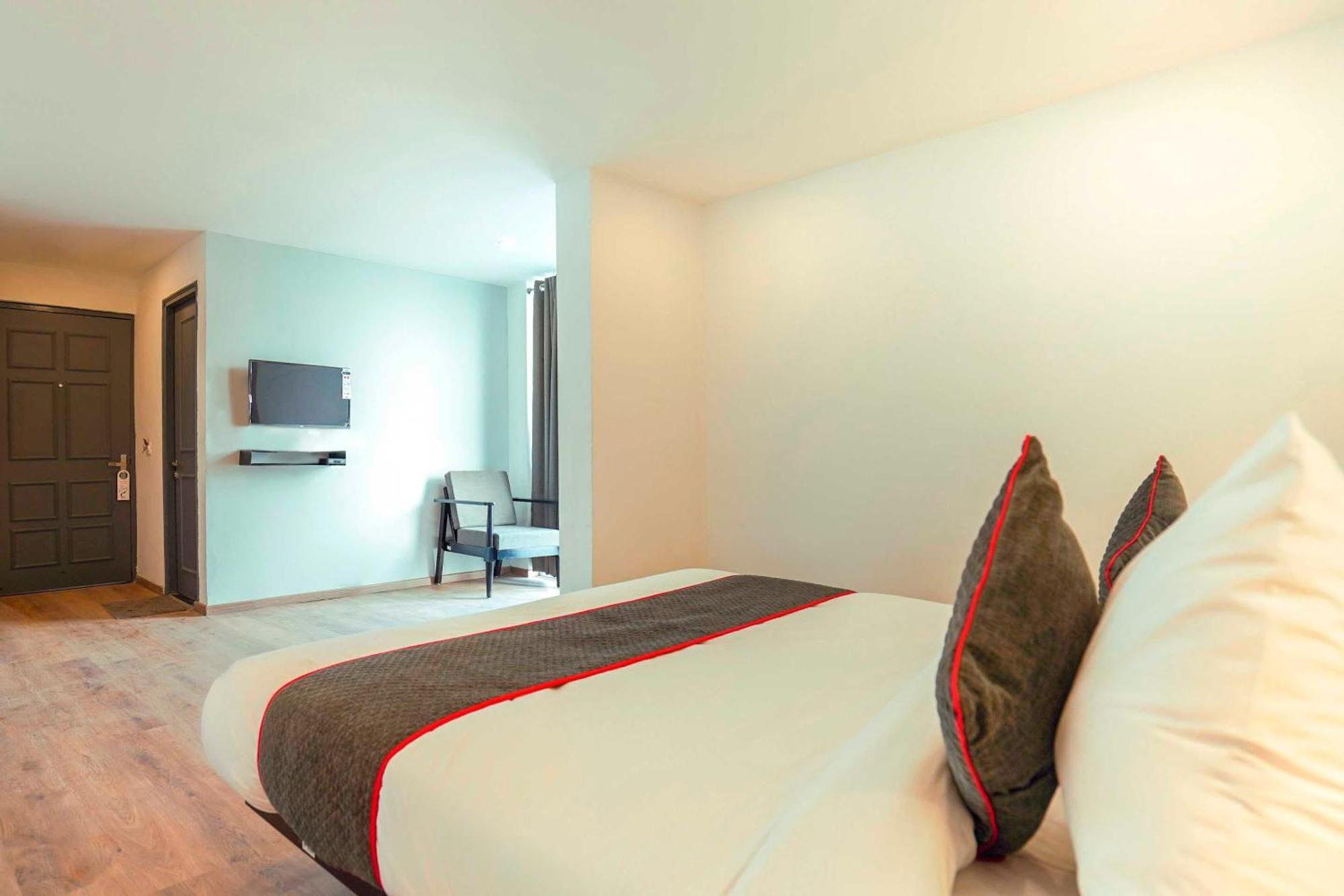 Super Townhouse O Hotel Aditya Residency Near Parthala Over Bridge Sector 121 Noida Indirapuram Kültér fotó