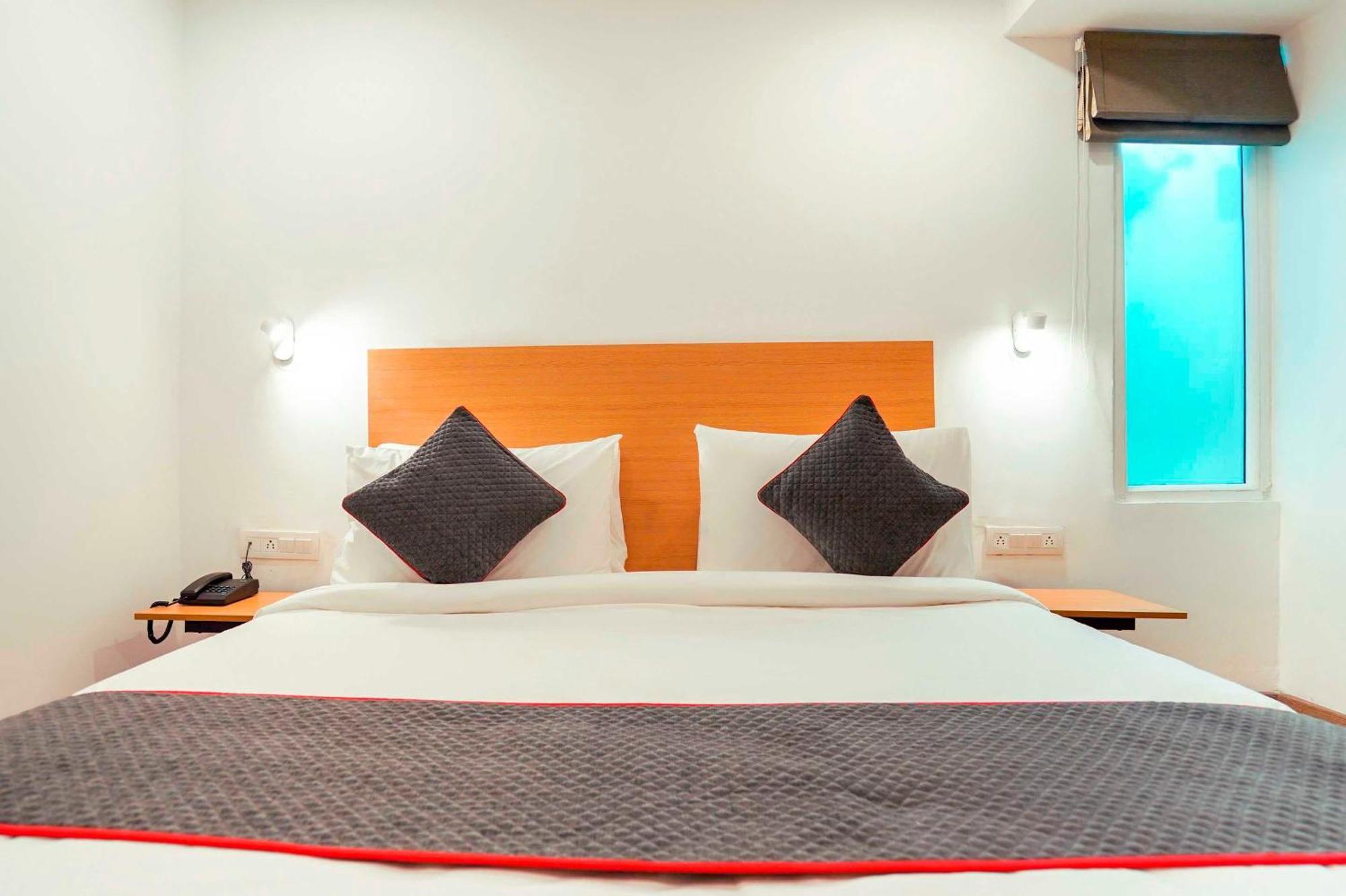 Super Townhouse O Hotel Aditya Residency Near Parthala Over Bridge Sector 121 Noida Indirapuram Kültér fotó