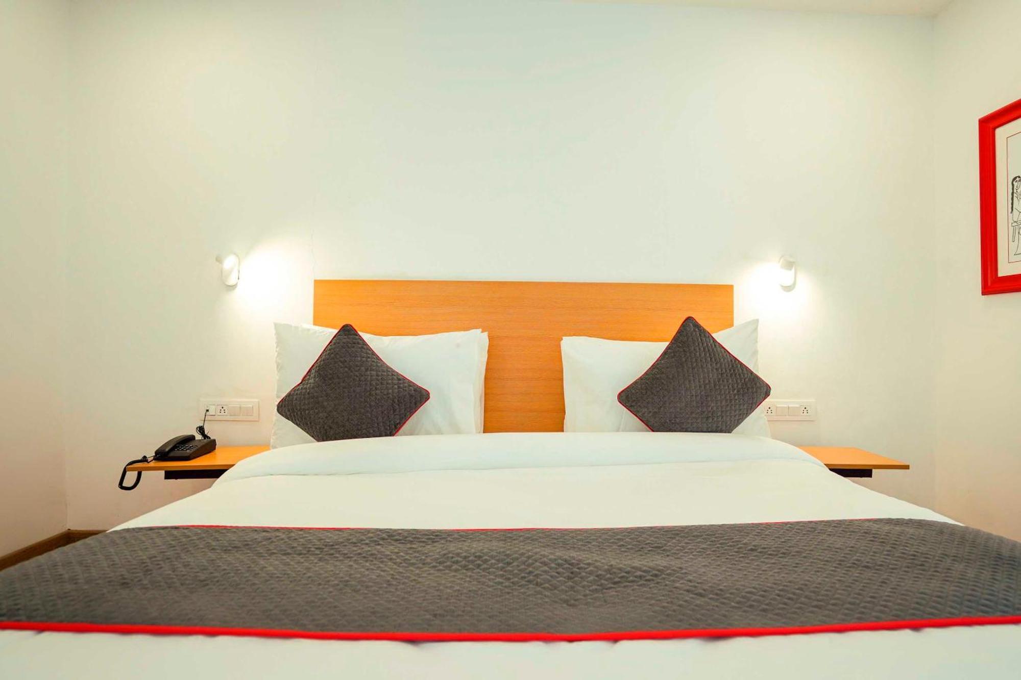 Townhouse O Hotel Aditya Residency Near Parthala Over Bridge Sector 121 Noida Indirapuram Kültér fotó