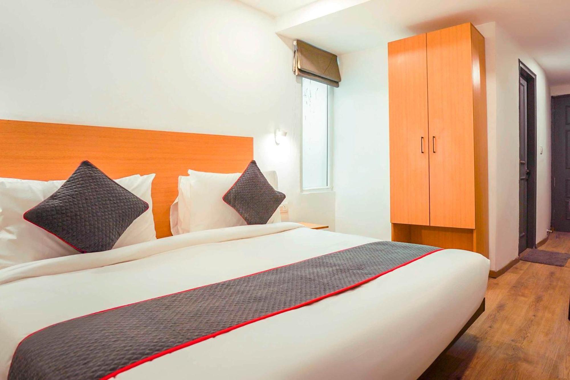 Super Townhouse O Hotel Aditya Residency Near Parthala Over Bridge Sector 121 Noida Indirapuram Kültér fotó